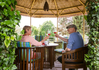 Hawaiihütte mit Wein