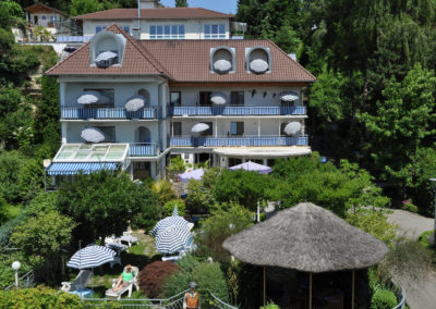 Hotel mit Hawaiihütte